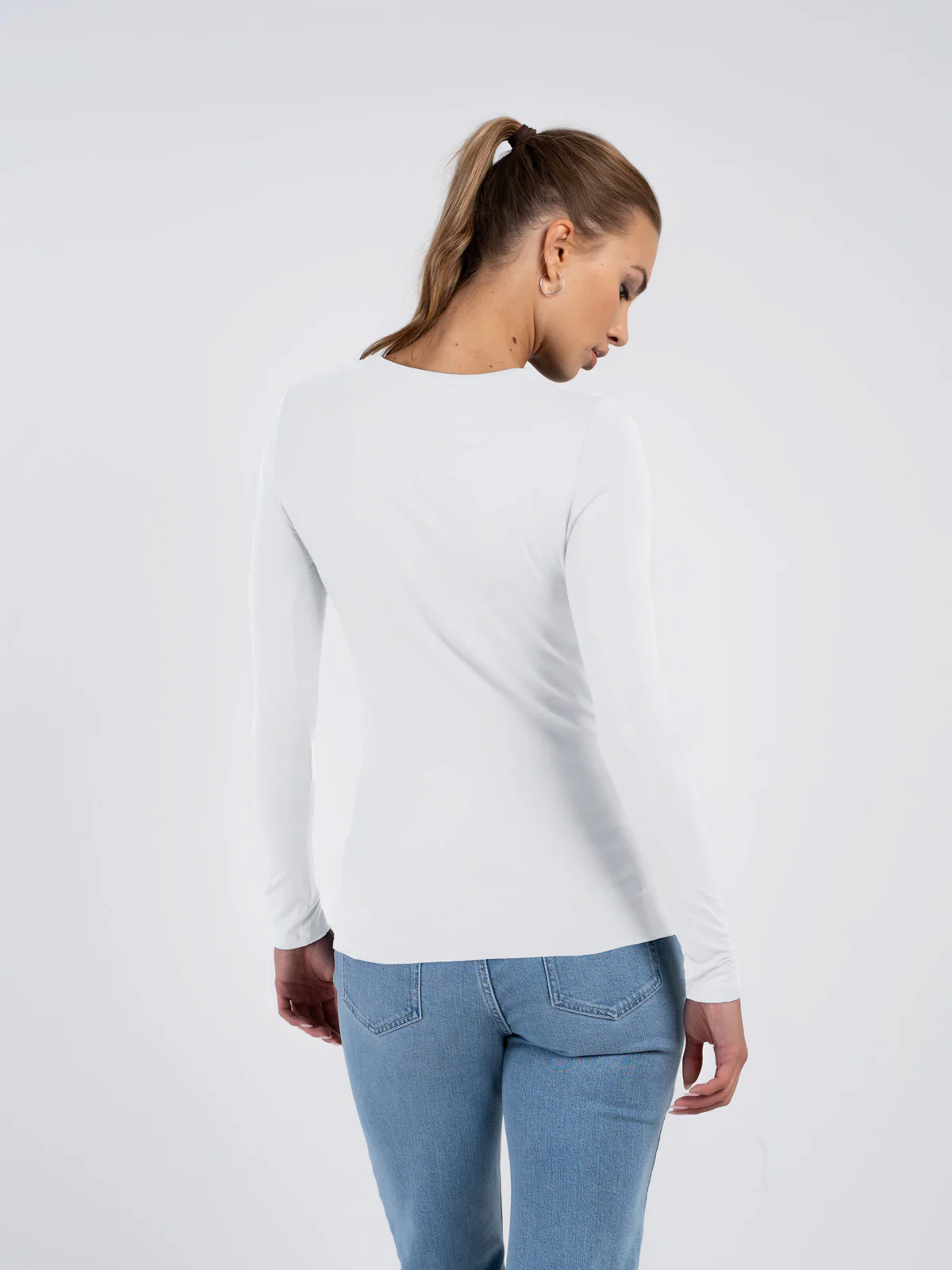Silky Crew Neck - Image 21