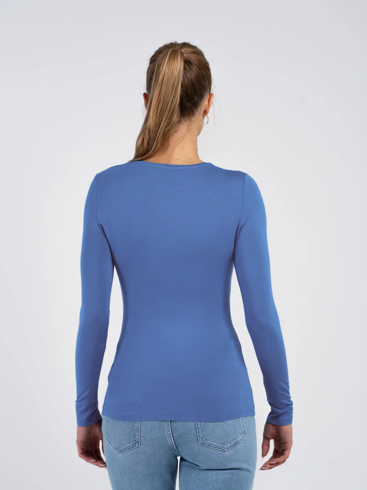 Silky Crew Neck - Image 24