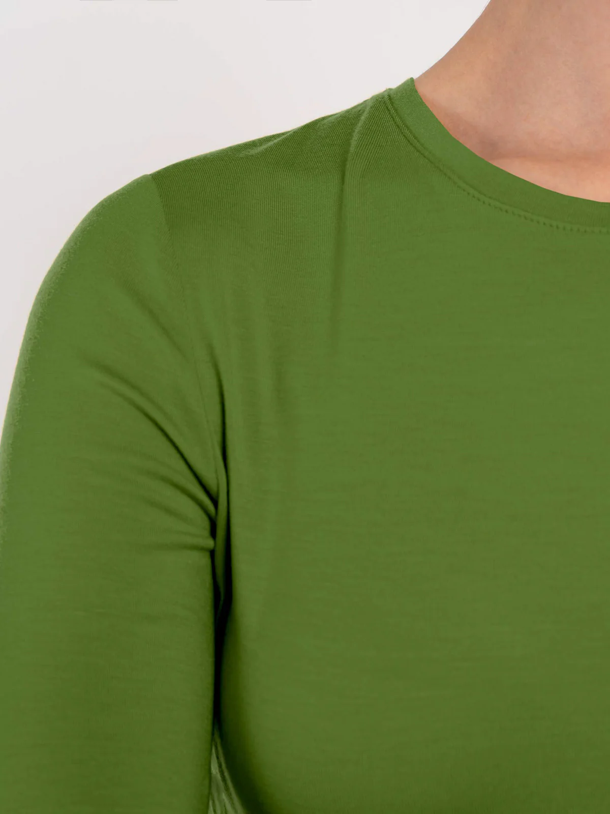 Silky Crew Neck - Image 38