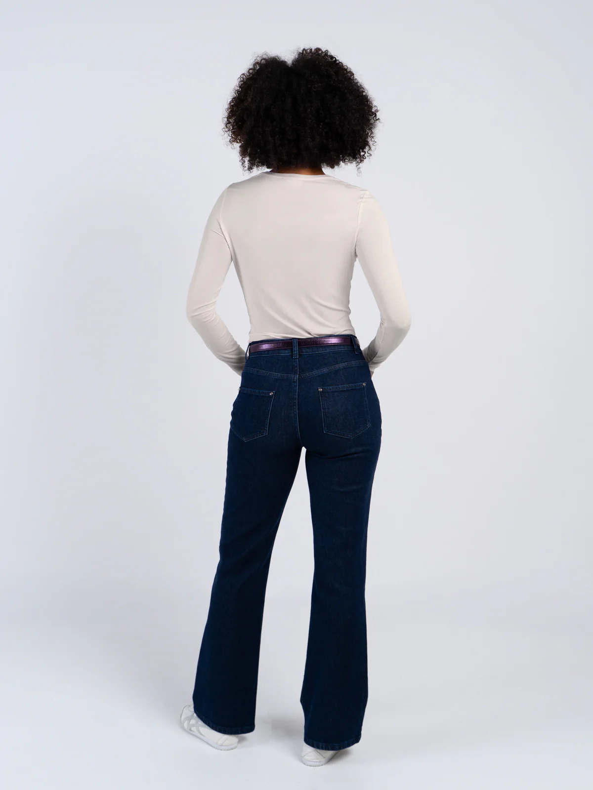 Silky Crew Neck - Image 57