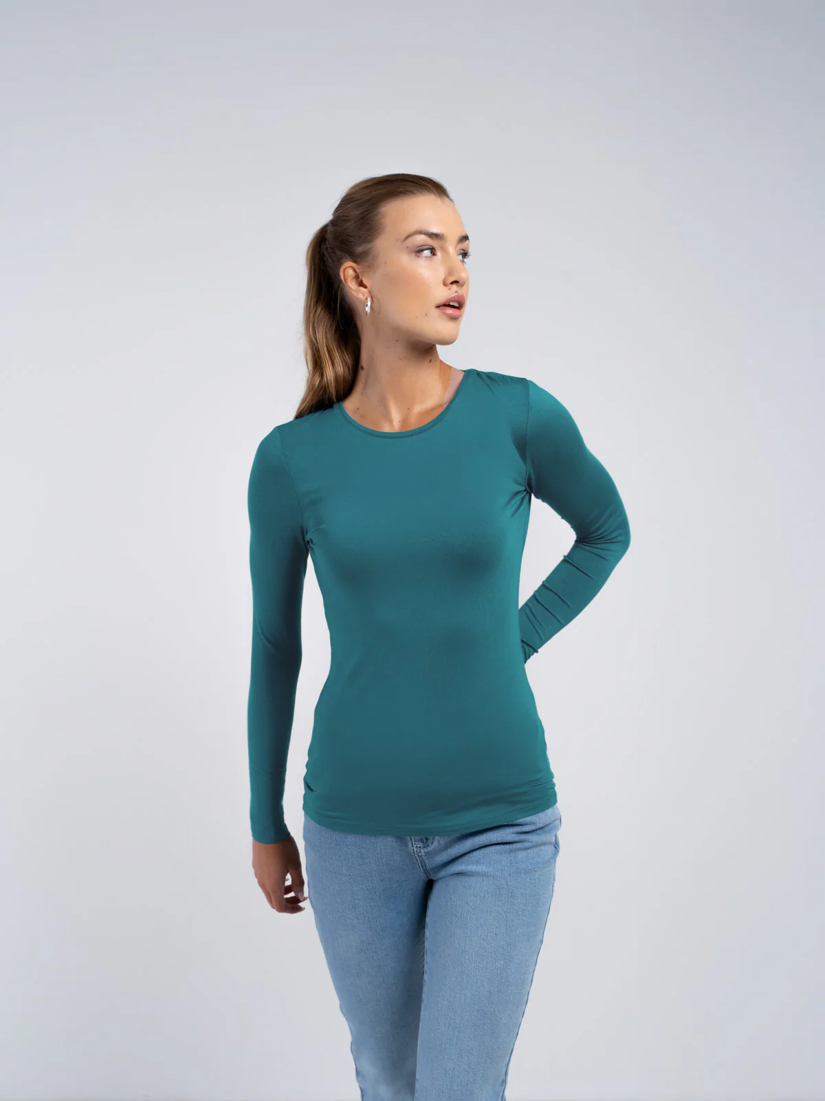 Silky Crew Neck - Image 74