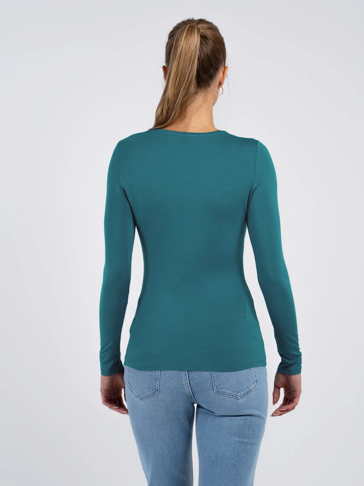 Silky Crew Neck - Image 75